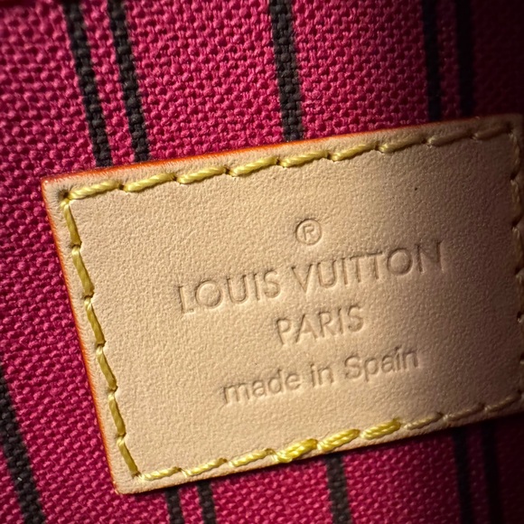 Authentic Louis Vuitton Neverfull GM NEW  monogram pouch wristlet - Picture 7 of 9